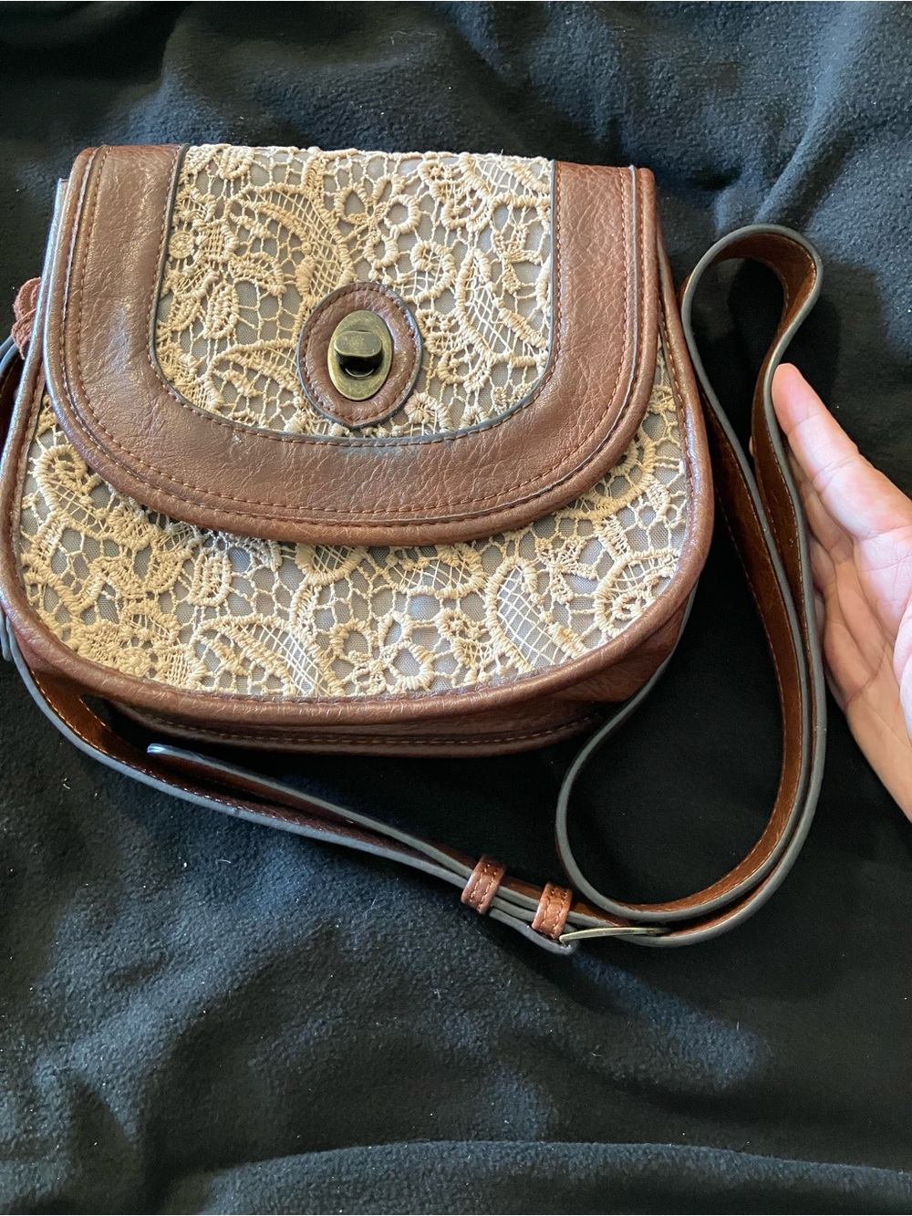 Justin Boots Lace Saddle Crossbody Bag Pristine EUC Cowboy Western Boho Brown